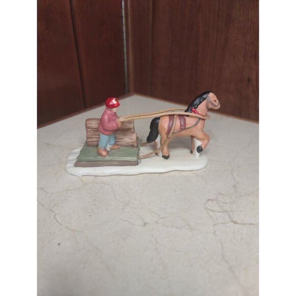 Christmas Valley Collection Series, Bringing in the Timbers, porcelains - Picture 2 of 7